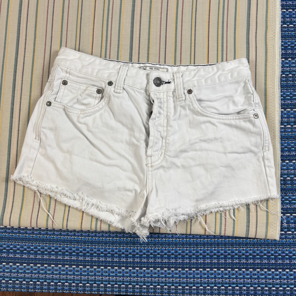 Free People Shorts Womens 27 White Denim Cutoff Frayed Hem Button Fly GC